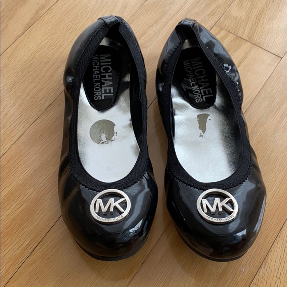 Girl MK Shoes, Black, Size 2, Like New